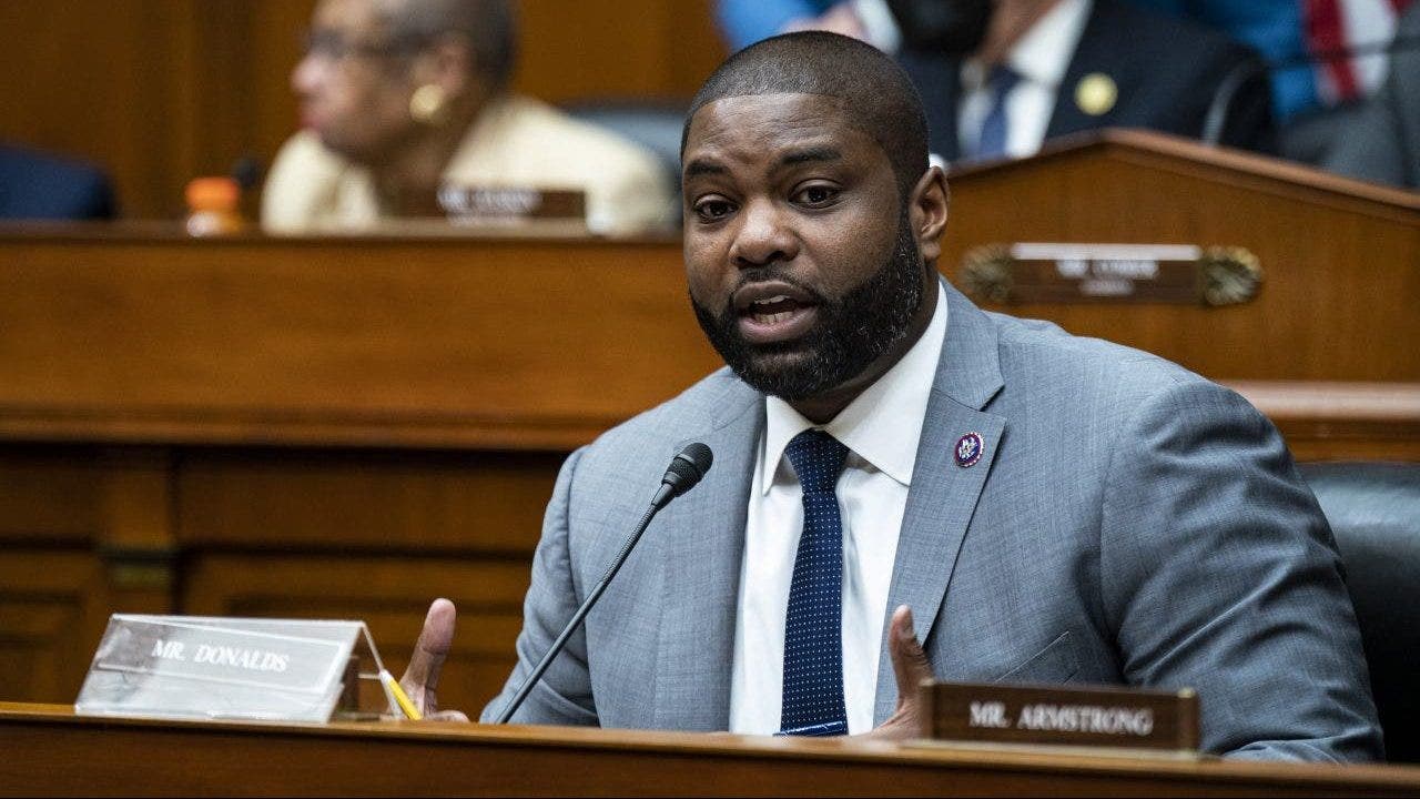 Byron Donalds responds to AOC's 'experience' jab: 'She doesn't know what she's talking about'