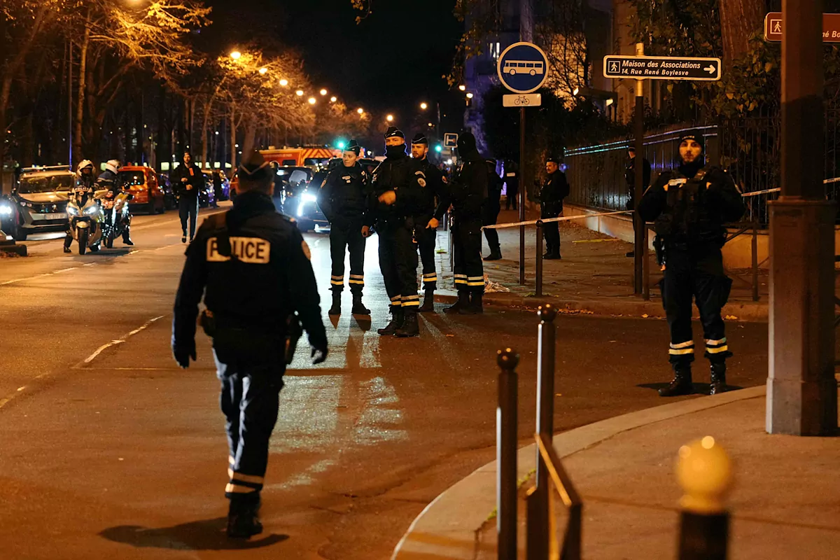 Un turista muerto y dos heridos en un ataque con cuchillo en París al grito de "Alá es grande"
