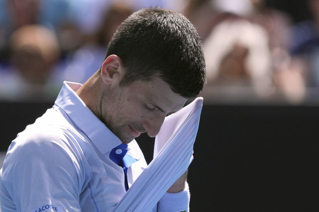 DIRECT : Open d'Australie : Djokovic déjà dos au mur face à un Sinner des grands jours, scores et résultats
