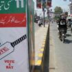 Pakistan: Imran Khan's party must drop cricket bat symbol