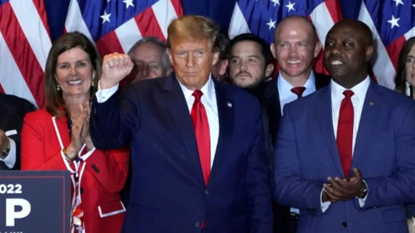 Ex-Präsident Trump (Mitte)