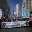 Marlaska reconoce que su etapa al frente de la Policía ha sido "complicada" mientras miles de agentes le exigen en Madrid mejoras salariales