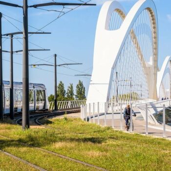 Pierre angulaire du projet strasbourgeois, deux extensions du tramway vers l’ouest et le nord de la ville seront mises en service en 2027.