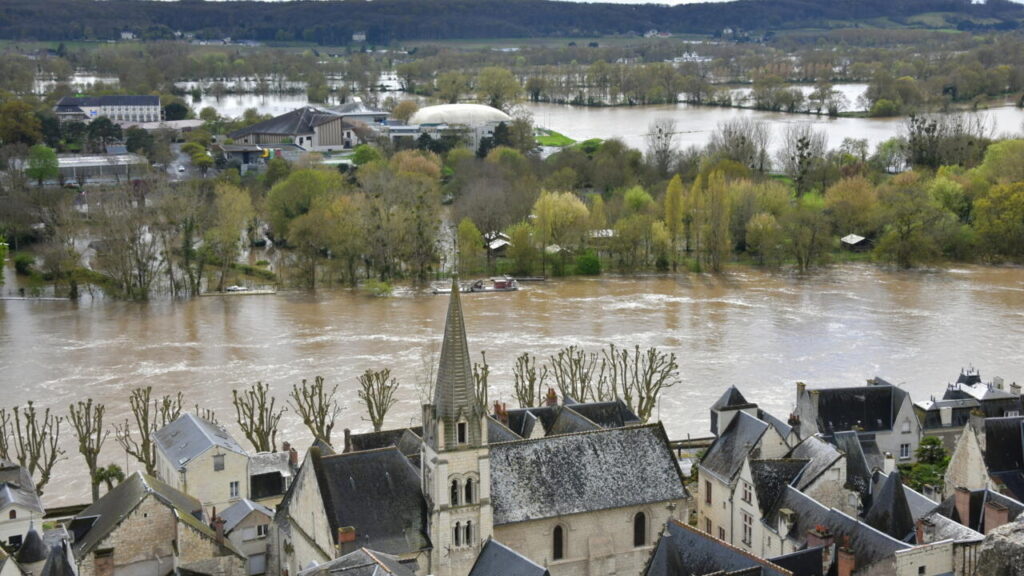 Crues en France : une légère décrue de la Vienne s'amorce, l'Indre-et-Loire reste en vigilance rouge