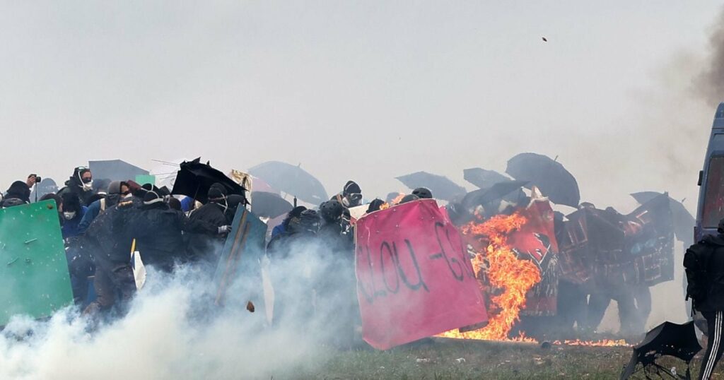 Affrontements entre manifestants et gendarmes, le 25 mars 2023 à Sainte-Soline, dans les Deux-Sèvres