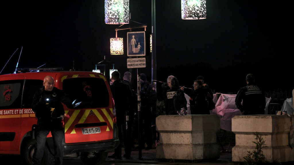 À Bordeaux, une attaque au couteau fait un mort et un blessé, le suspect tué par la police