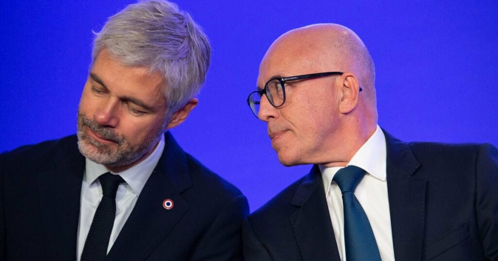 French LR party presidency candidate Eric Ciotti and  Laurent Wauquiez at the Les Republicains party headquarters in Paris on December 8, 2022, for a public meeting before the second round of the LR presidency election (Photo by Quentin Veuillet/NurPhoto) (Photo by Quentin Veuillet / NurPhoto / NurPhoto via AFP)