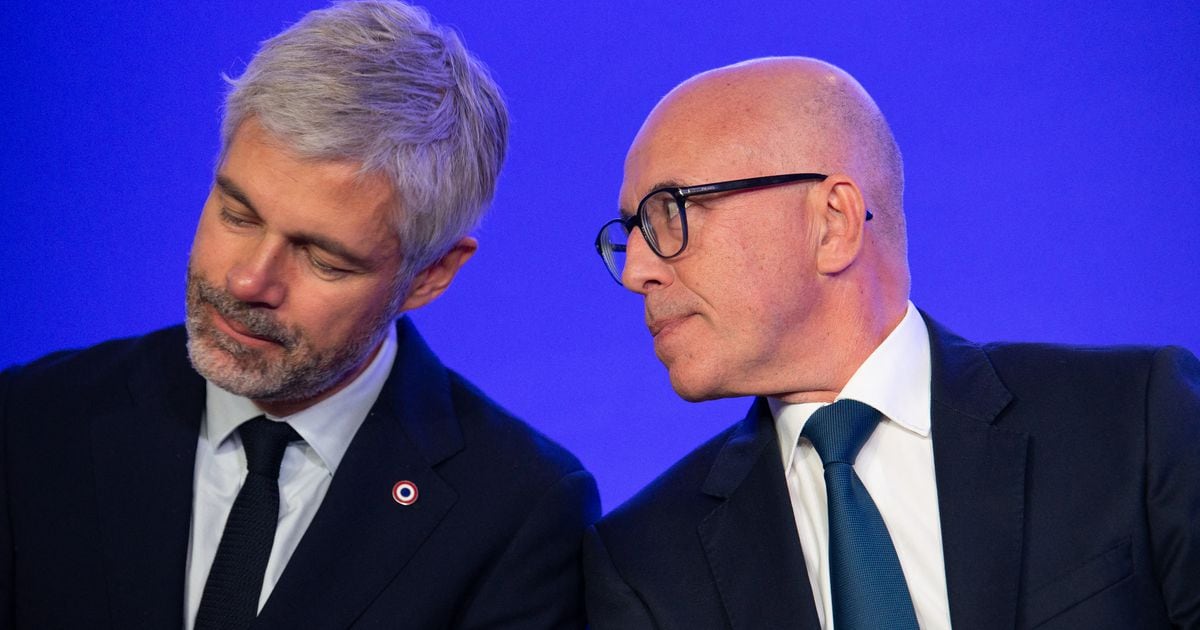 French LR party presidency candidate Eric Ciotti and  Laurent Wauquiez at the Les Republicains party headquarters in Paris on December 8, 2022, for a public meeting before the second round of the LR presidency election (Photo by Quentin Veuillet/NurPhoto) (Photo by Quentin Veuillet / NurPhoto / NurPhoto via AFP)