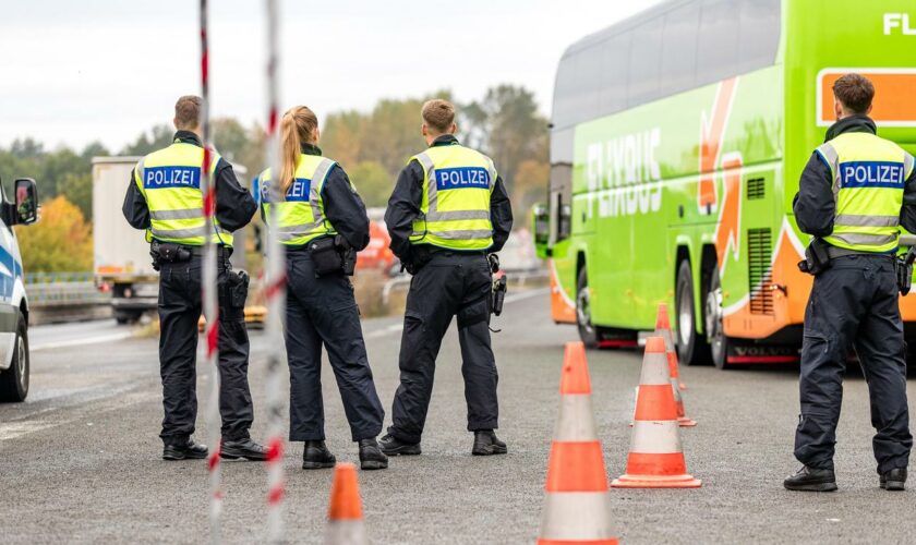 Grenzkontrollen: Faeser berichtet von rund 700 festgenommenen Schleusern seit Oktober