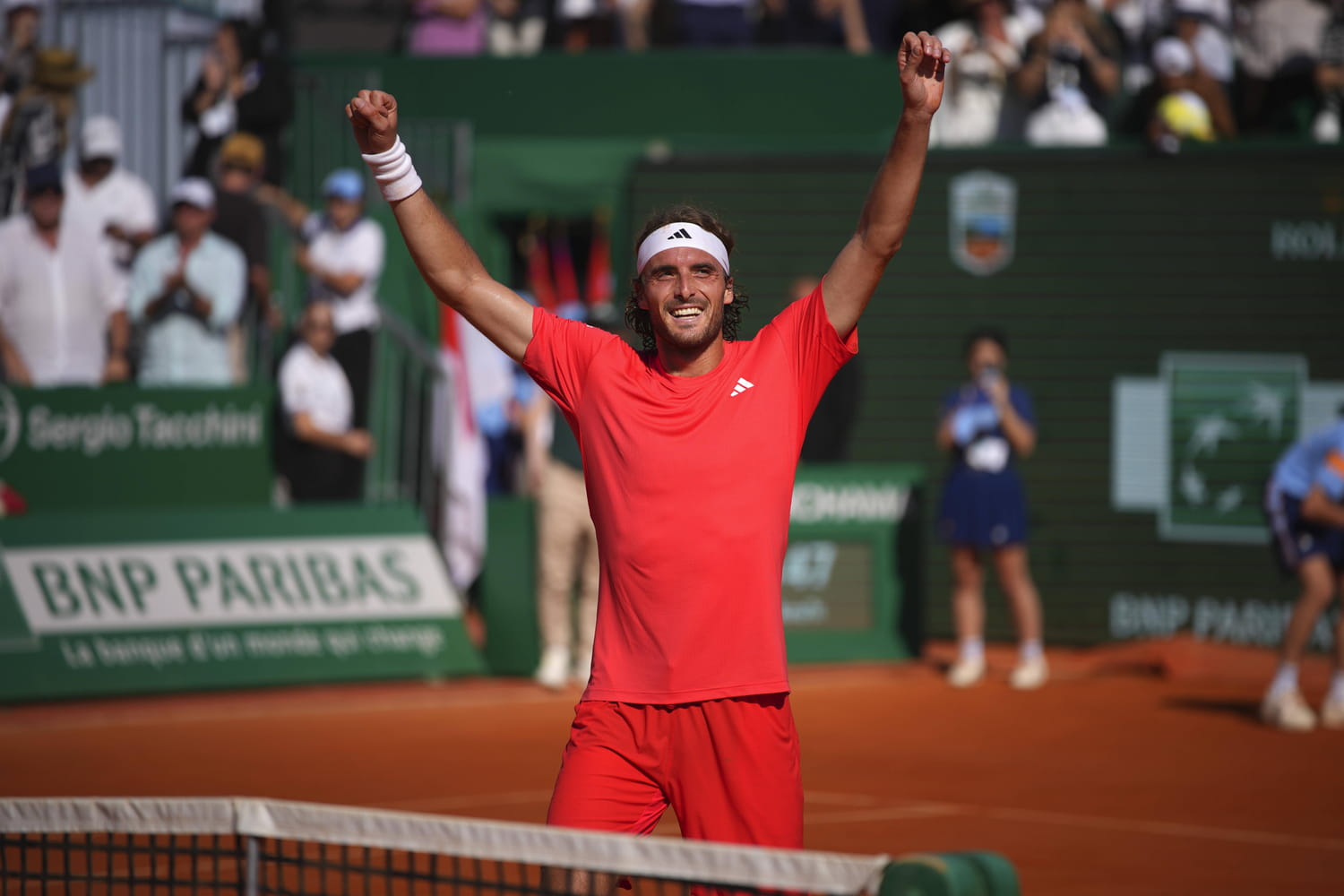 Masters 1000 de Monte Carlo : dans une finale à sens unique, Tsitsipas rejoint Borg, Nastase et Muster !