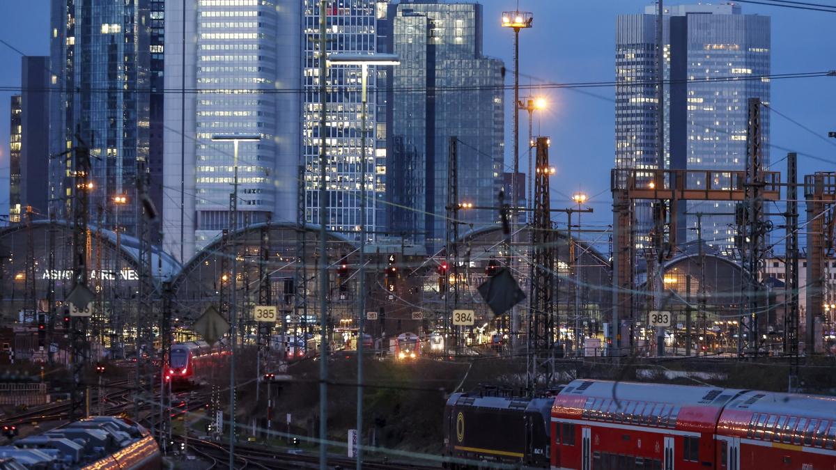 Unwetter sorgt für Ausfälle und Verspätungen bei der Bahn