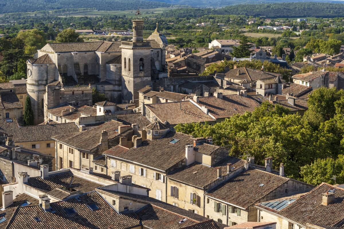 A Uzès, les affaires reprennent sur le marché des belles demeures