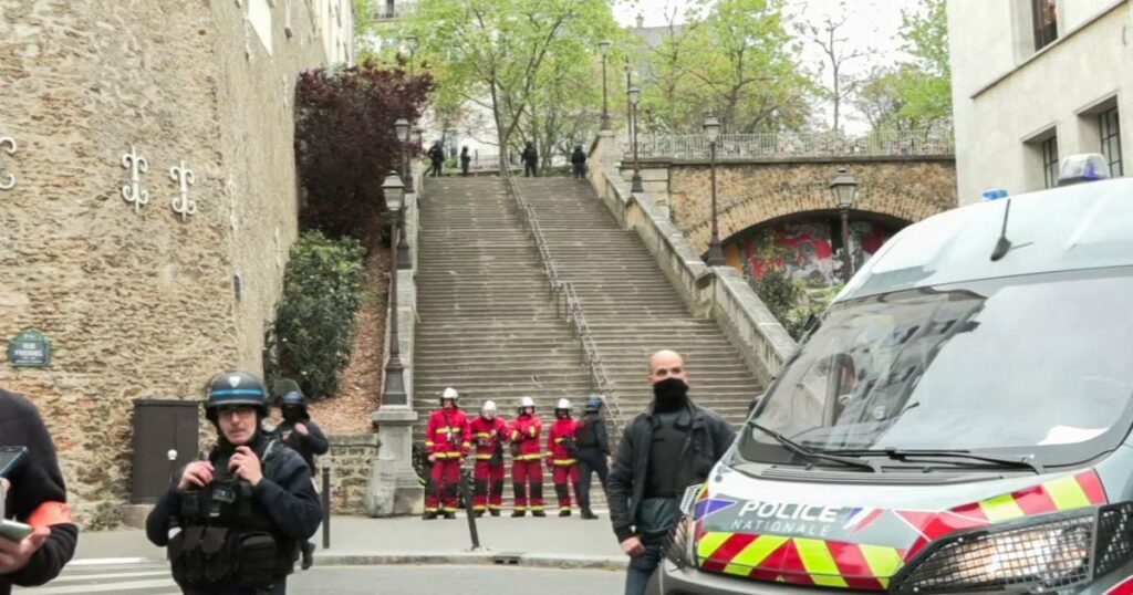 Un périmètre de sécurité a été mis en place, vendredi 19 avril 2024, autour du consulat d'Iran à Paris.