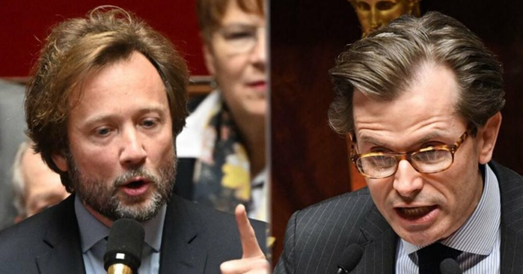 Les députés Boris Vallaud et Guillaume Larrivé à l'Assemblée nationale.