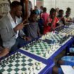 “Marathon d’échecs” de 58 heures : le nigérian Tunde Onakoya établit un nouveau record mondial