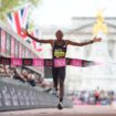 London Marathon 2024 LIVE: Record 50,000 run 26-mile race as Kenya’s Alexander Mutiso Munyao wins men’s title