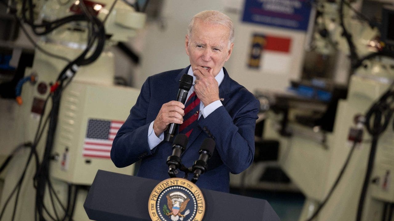 Reporter sounds alarm on 'troubling numbers' for President Biden in latest poll: 'A clear liability'