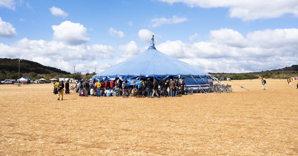 EN IMAGES - Sur le Larzac, un festival de luttes traversières