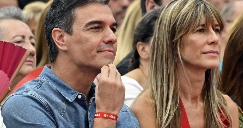 Le Premier ministre Pedro Sánchez suspend ses activités et dit réfléchir à une démission