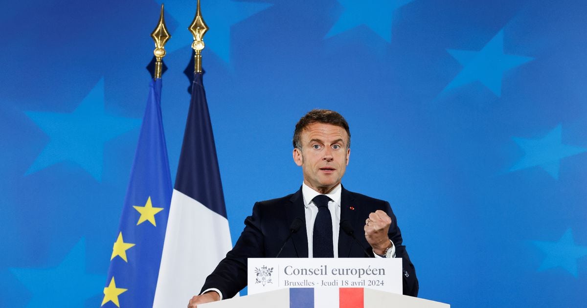 Le président français Emmanuel Macron s'exprime lors d'une conférence de presse à l'issue d'un sommet de l'UE à Bruxelles le 18 avril 2024