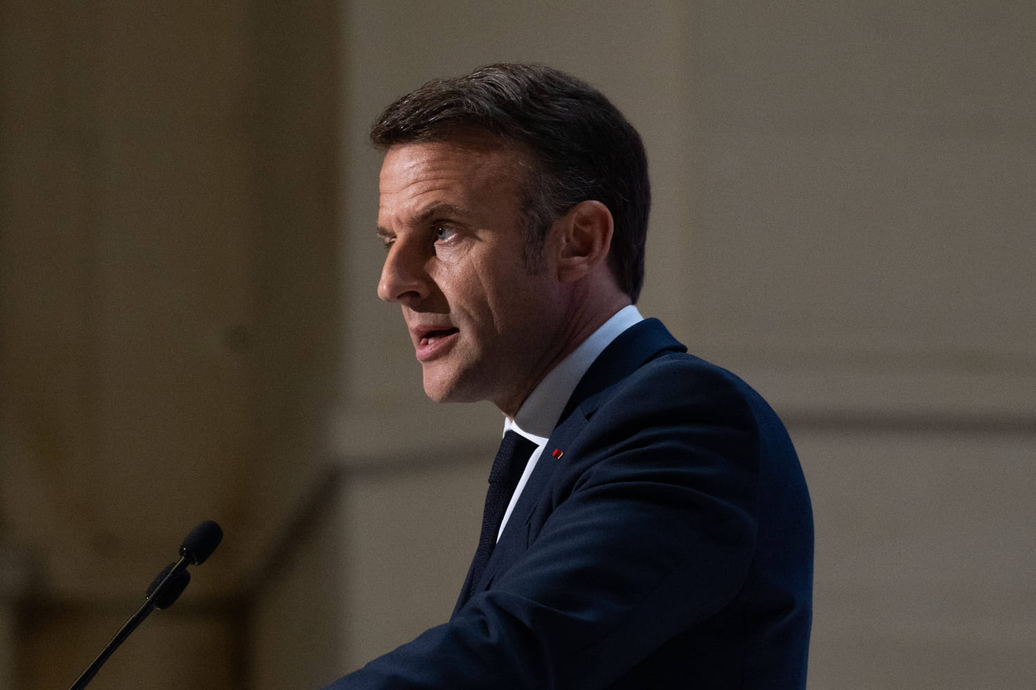 Emmanuel Macron "sans limite" sur la Russie : le président relance la menace d'une intervention en Ukraine