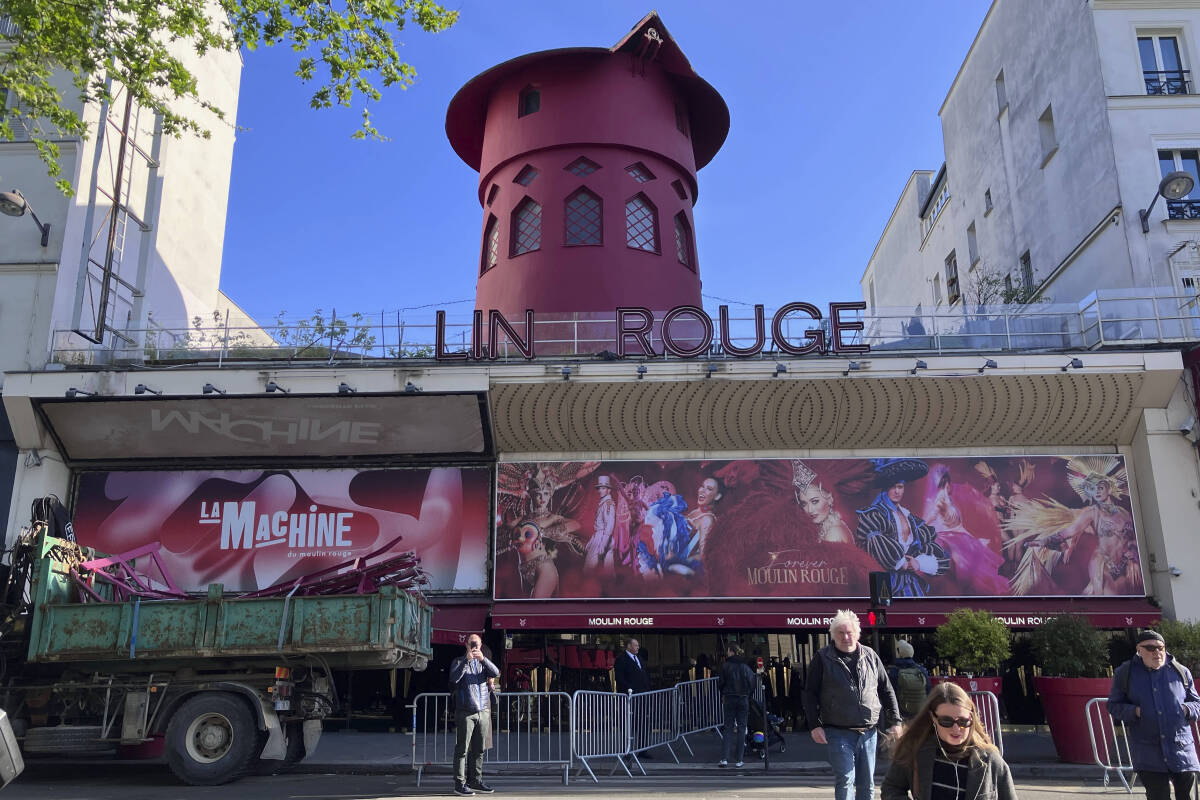 Les ailes du Moulin Rouge à Paris se sont effondrées sans faire de blessés