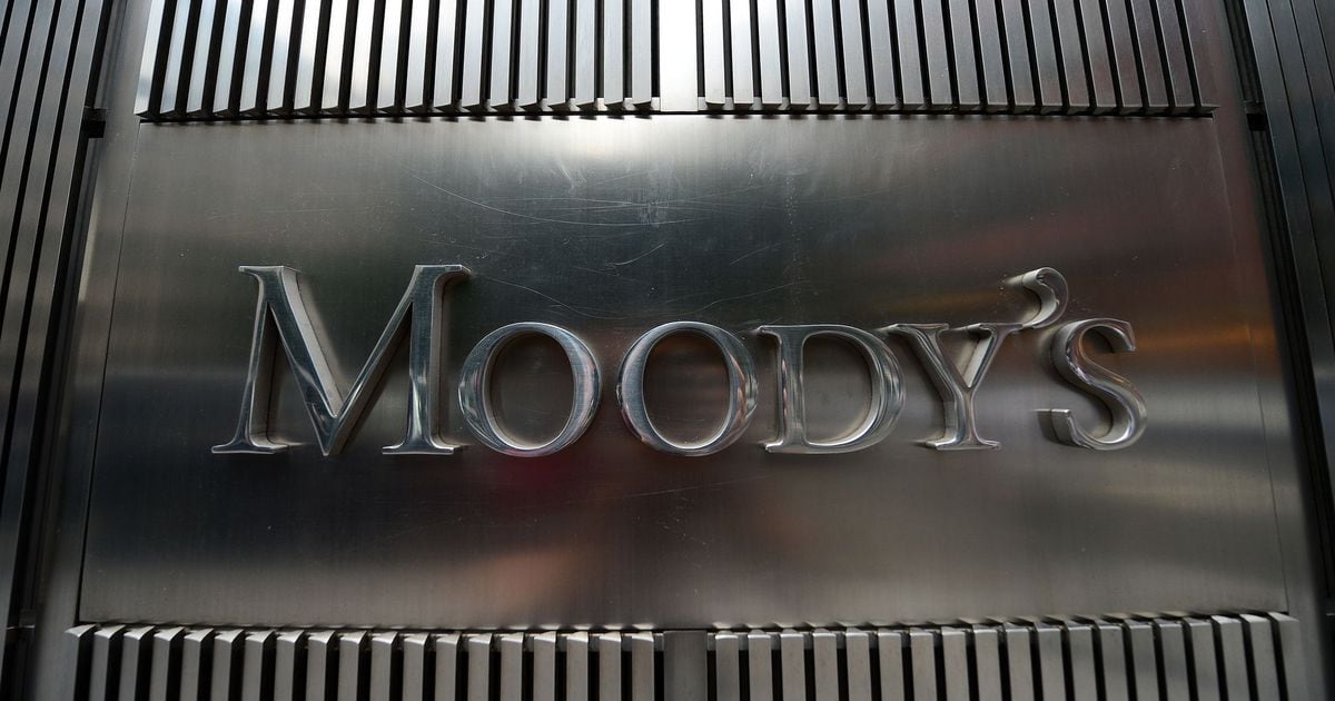 Moody's a souligné que la note de crédit de la France restait solide en dépit de pressions budgétaires et fiscales significatives.