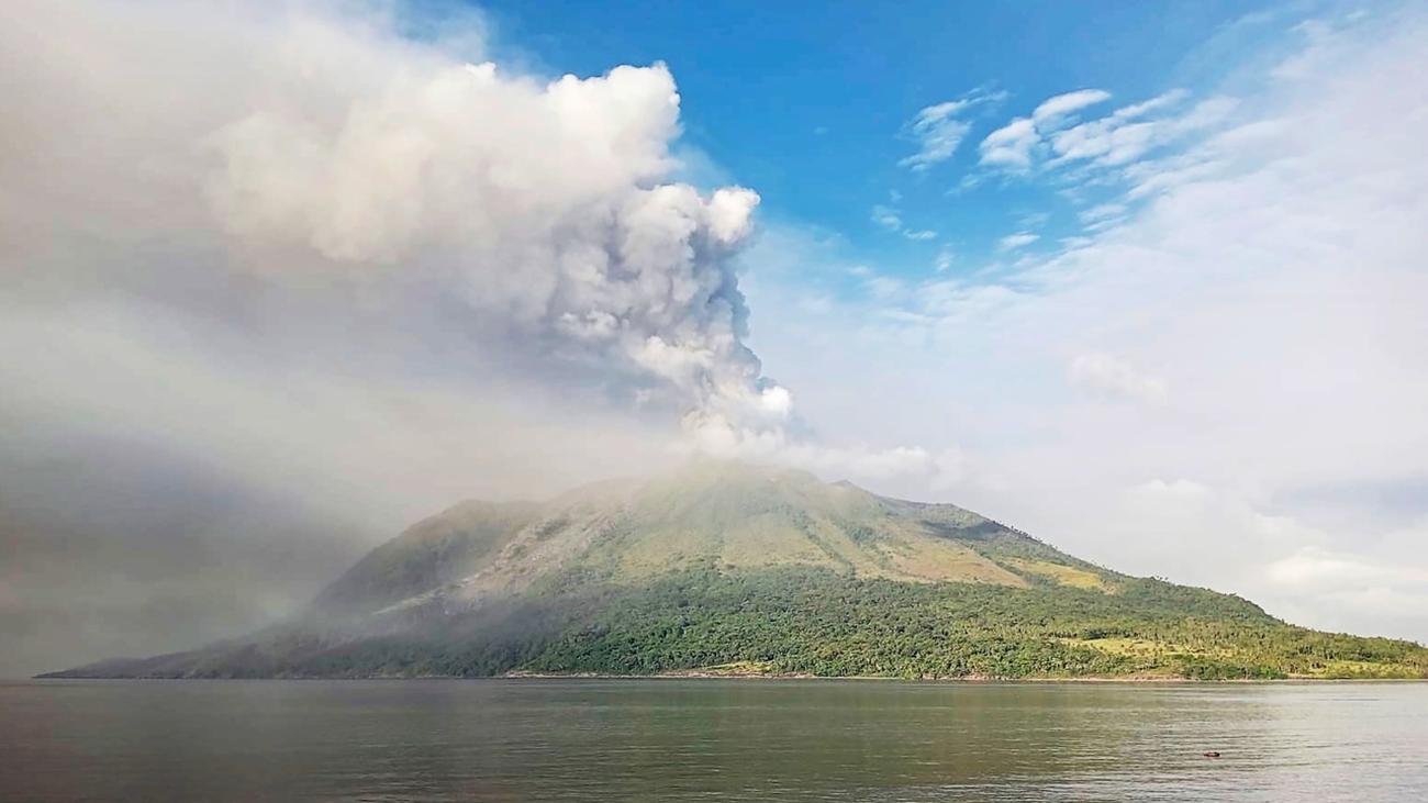 Indonesien: Behörden warnen erneut vor Tsunami nach Vulkanausbruch