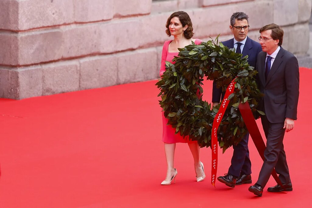 Ayuso limita al ministro de Política Territorial y al delegado del Gobierno las invitaciones de Moncloa para el 2 de Mayo y deja fuera a Bolaños