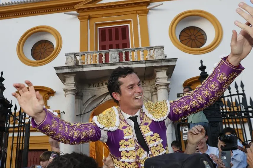 Barata Puerta del Príncipe para Daniel Luque frente al toreo caro de Diego Urdiales en Sevilla