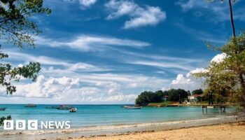 Oil covers Rockly Bay on Tobago island, Trinidad and Tobago. Photo: 10 February 2024