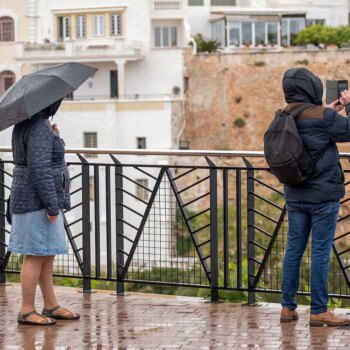 Comienza un fin de semana con lluvia, nieve a 900 metros y temperaturas bajas