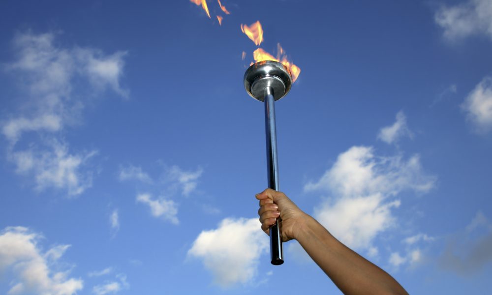 Désormais électronique, la flamme olympique aura une saveur Fruit Du Dragon Pastèque Citron Vert Emeraude