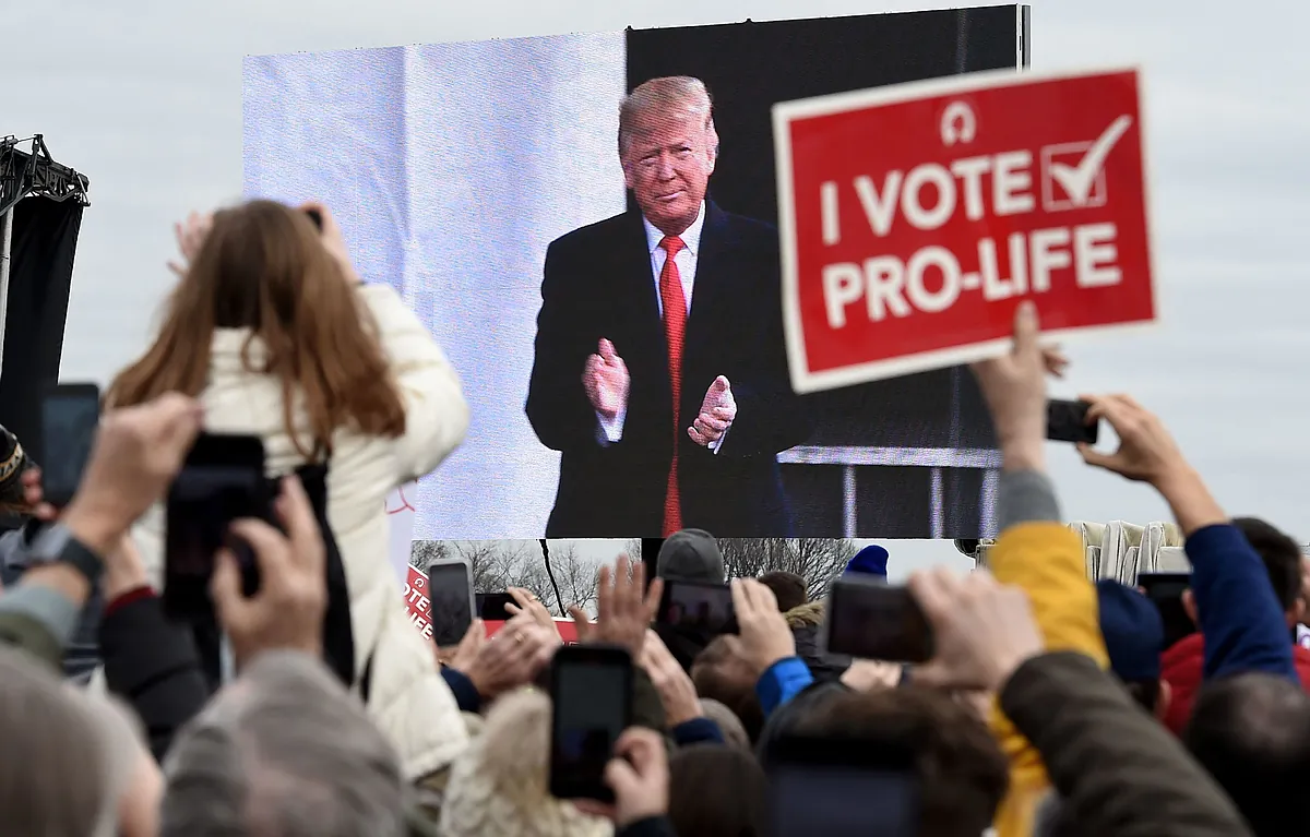 Donald Trump dice que cada estado de EEUU debe decidir sobre el aborto