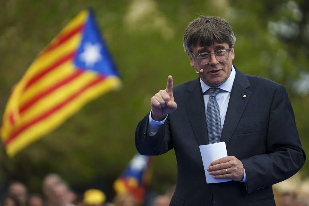 El Supremo cita a declarar a Puigdemont como investigado por terrorismo en el 'caso Tsunami'