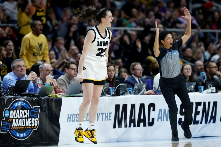 États-Unis: Qui est Caitlin Clark, la nouvelle superstar du basket universitaire ?