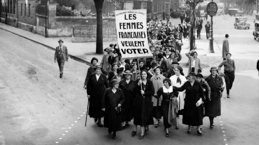 Il y a 80 ans, le droit de vote était accordé aux femmes en France: retour sur un siècle de lutte