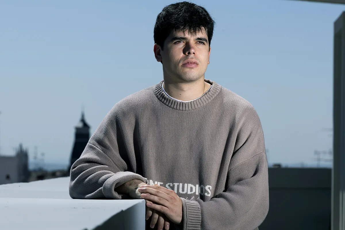 Iñigo Quintero, el joven que batió todos los récords en Spotify: "Me duele que digan que he triunfado gracias a los bots porque están menospreciando mi trabajo"