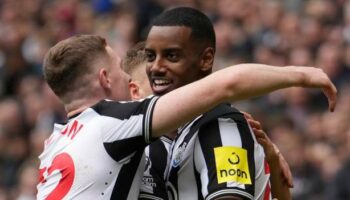 Isak scores twice as Newcastle cruise past Spurs