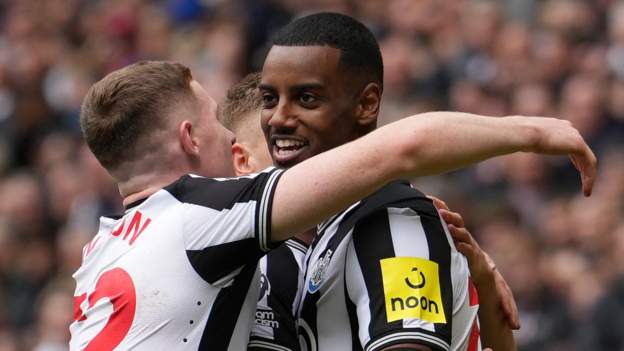 Isak scores twice as Newcastle cruise past Spurs