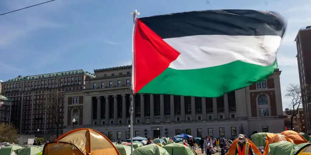 La Universidad de Columbia empieza a suspender a los estudiantes del campamento pro-palestino