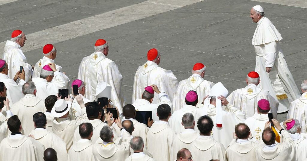 Le diplomate, le gestionnaire et le converti : les trois successeurs du pape François les plus en vue