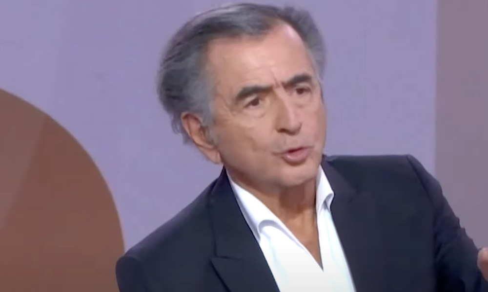 Les prises de parole de Bernard-Henri Lévy considérées comme des « polluants éternels »