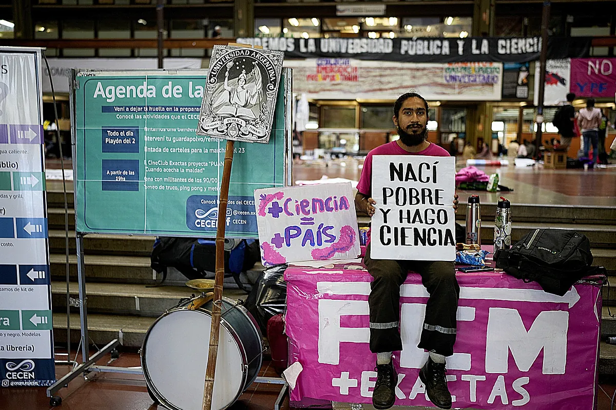 Masivas manifestaciones a favor de la universidad pública ponen el primer límite al experimento político de Javier Milei