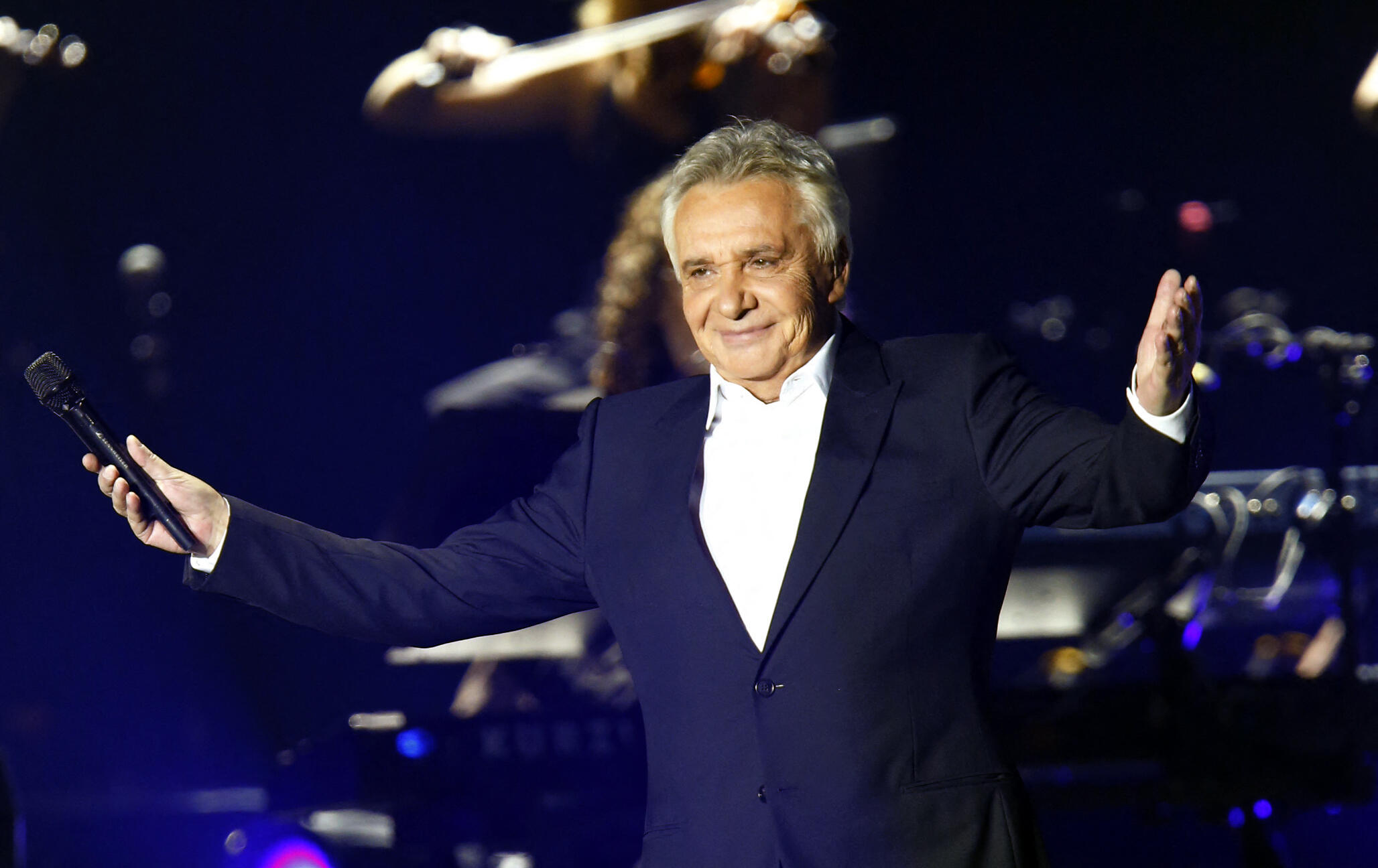 Michel Sardou décoré par Macron : les militantes féministes en colère