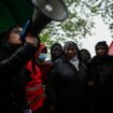 « Mort modeste des JO grandioses » : hommage à Paris à l’ouvrier mort sur un chantier