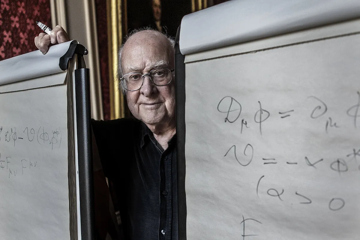 Muere a los 94 años el Nobel Peter Higgs, padre del bosón de Higgs: "Era capaz de explicar la física de una manera simple y al mismo tiempo muy profunda"