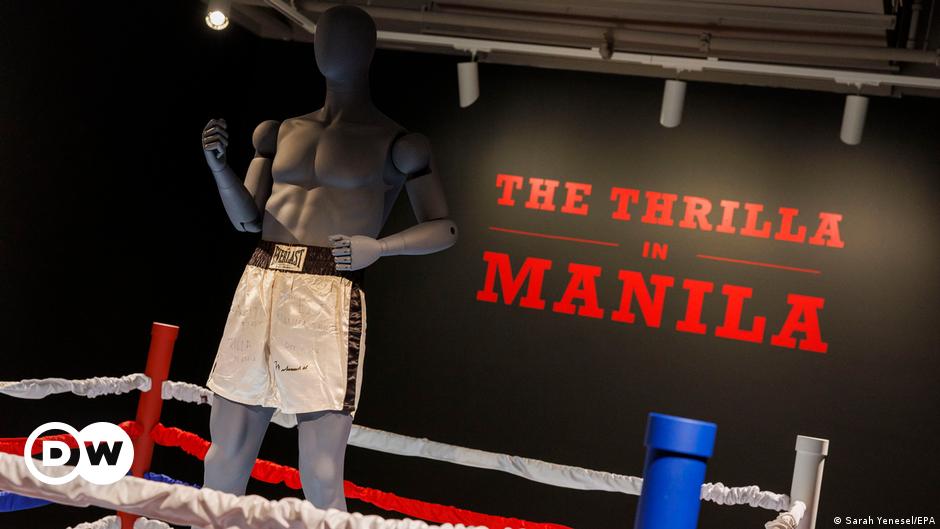 Muhammad Ali's 'Thrilla in Manila' trunks up for auction