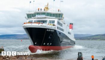 New CalMac ferry successfully launches into River Clyde