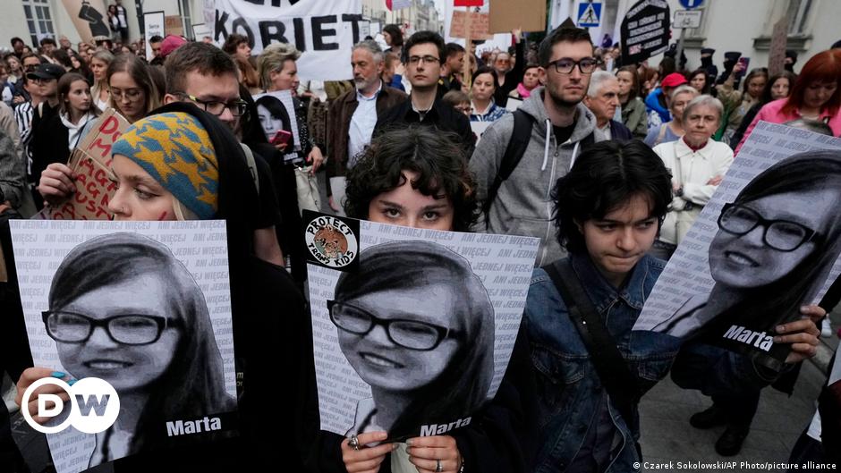 Demo for and against abortion,a crowd of women wearing facemasks